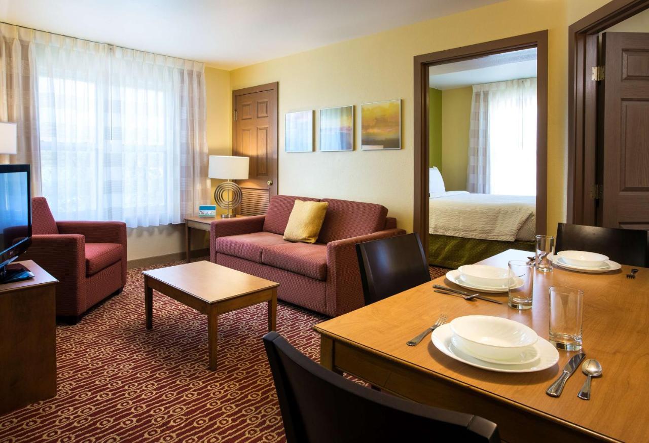 Sonesta Simply Suites Detroit Novi Exterior photo