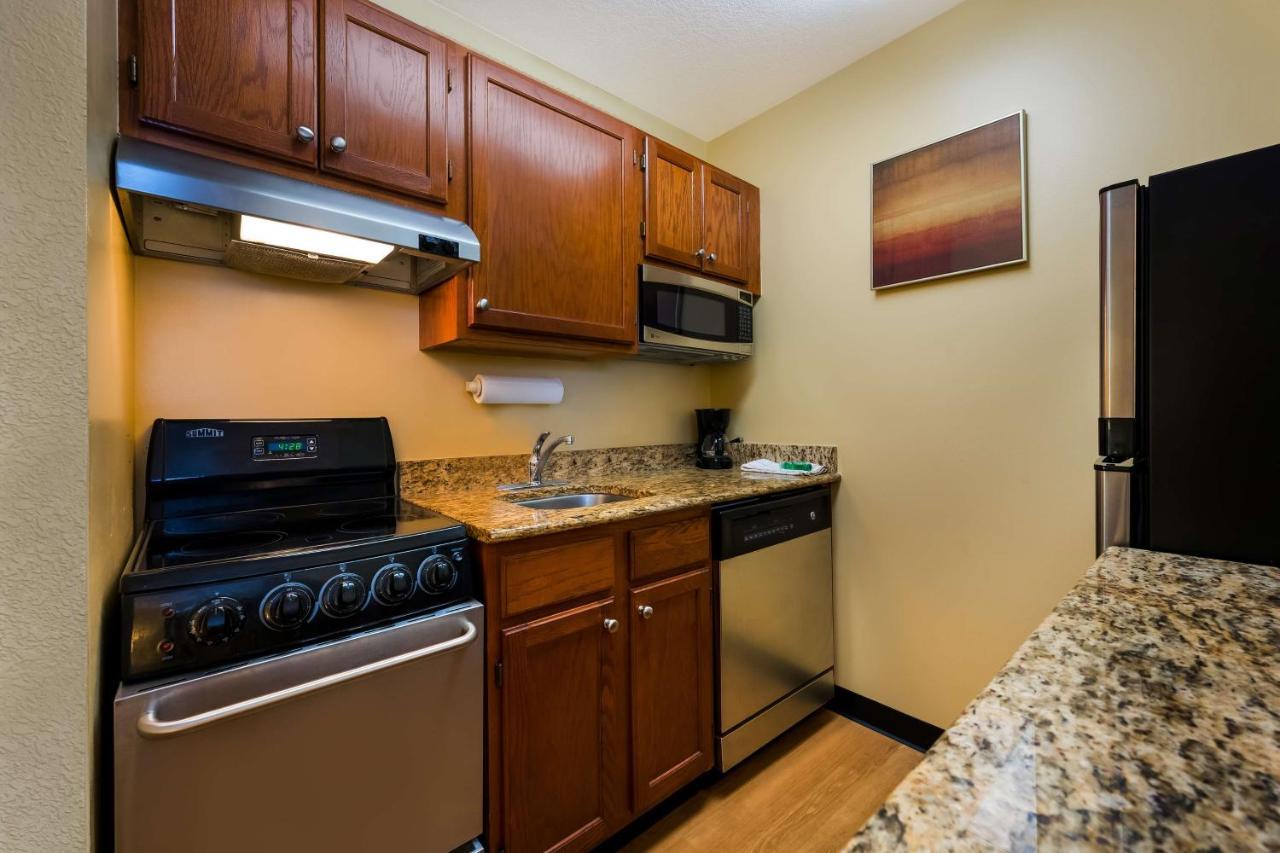 Sonesta Simply Suites Detroit Novi Exterior photo