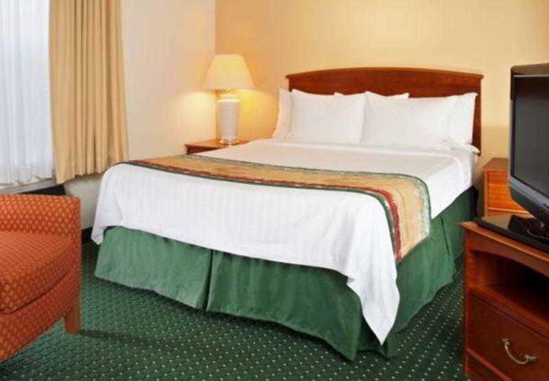 Sonesta Simply Suites Detroit Novi Room photo