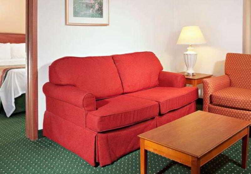 Sonesta Simply Suites Detroit Novi Room photo